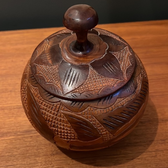 Handmade handcrafted hand carved wood jewellery box unknown origin - Picture 6 of 6